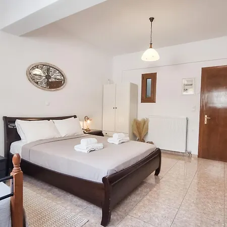 Naxos Midtown Apartman *