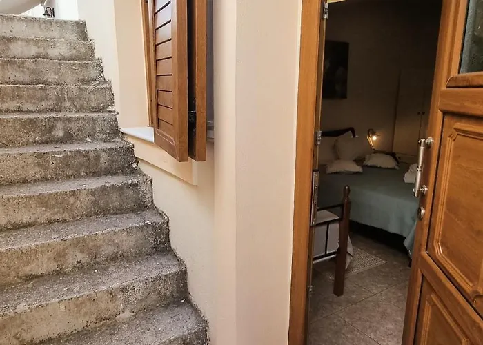 Naxos Midtown Apartmán *